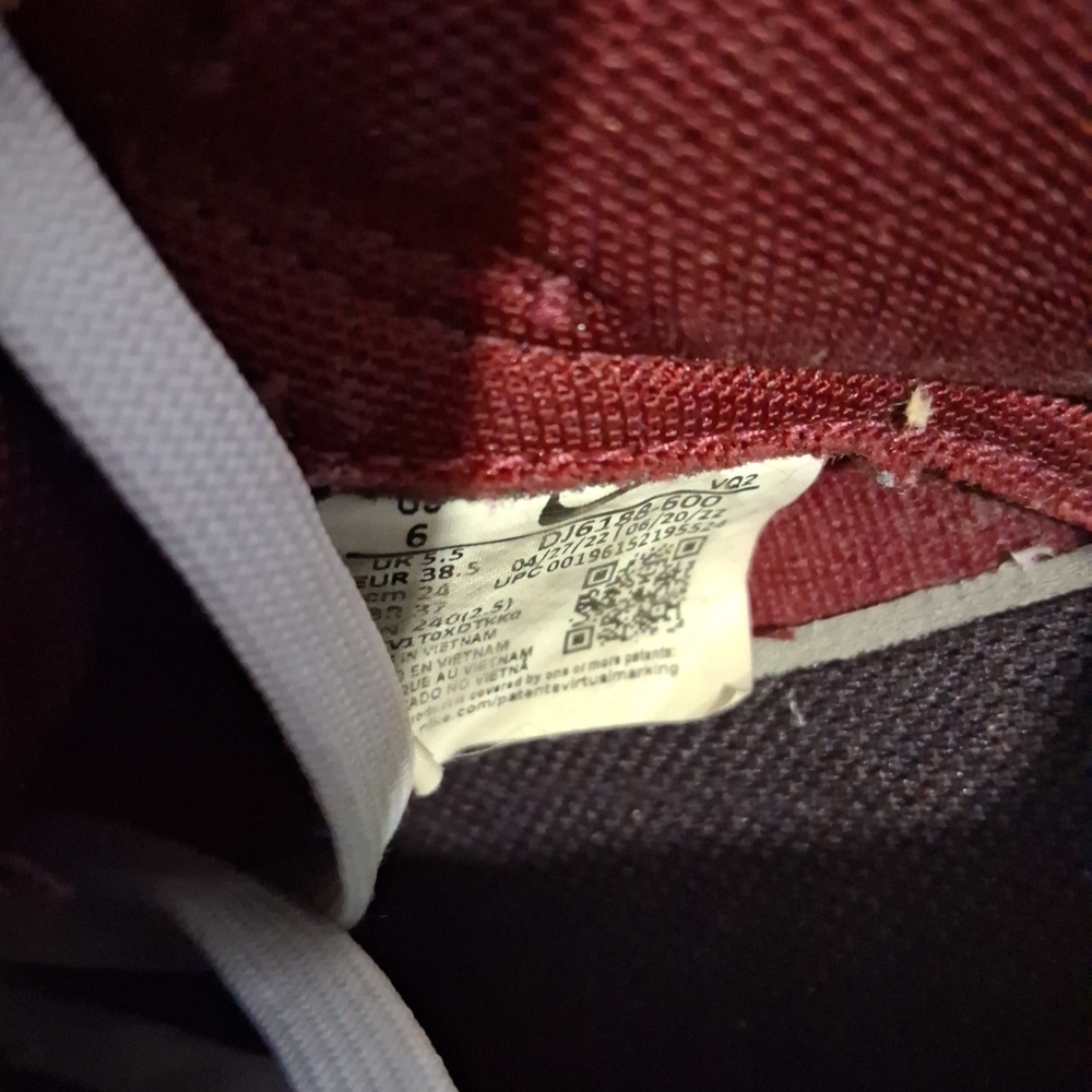 Nike Burgundy and Black Athletic Shoes - Picture 9 of 9